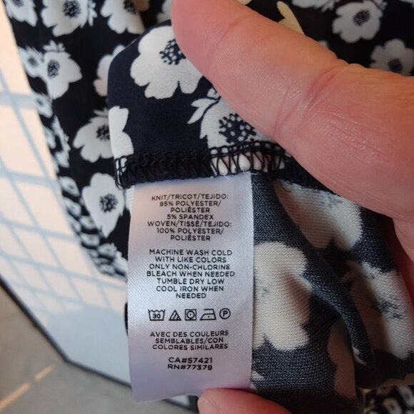 Ann Taylor Poppy Floral Flowy Floral Long Sleeve Black White Pullover Blouse XL - Picture 6 of 6